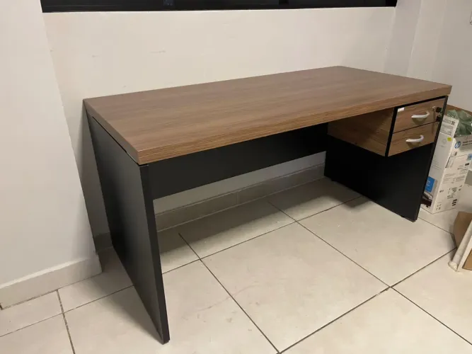 MESA DE ESCRITORIO 1.50x0.70 com gavetas painel - LOJA IKONMIXOFFICE