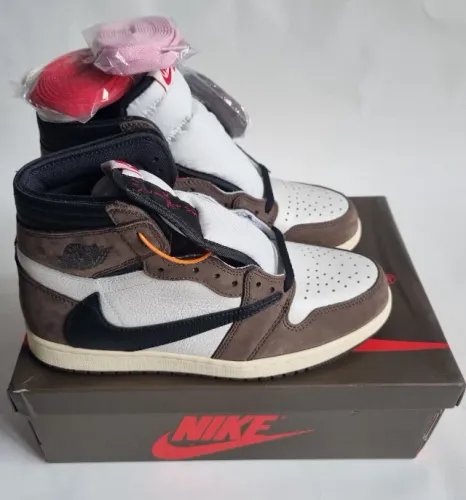 Tênis Nike Air Jordan 1 High OG SP Travis Scott Mocha TAMANHO 40,5 NOVO