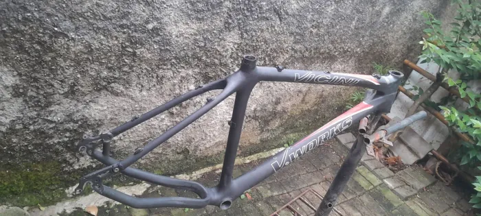 Quadro Vicini Carbono 18.5 para roda 29