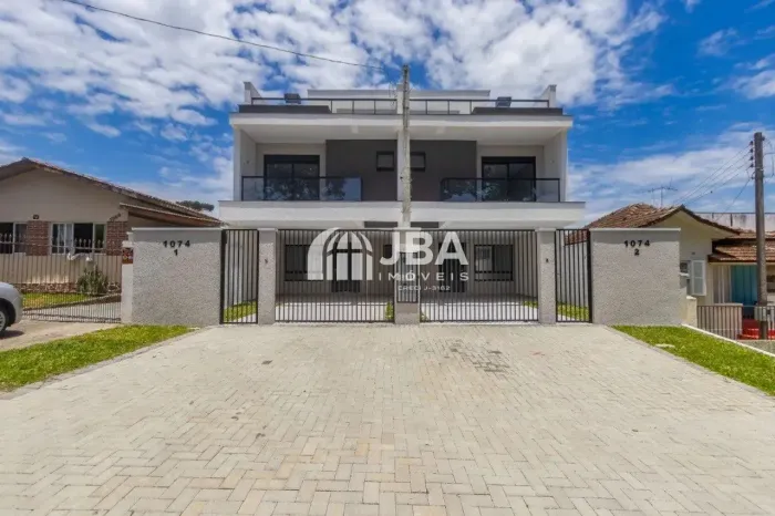 SOBRADOS COM AMPLO TERRENO NO JARDIM SOCIAL