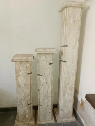 Vendo três colunas de granito