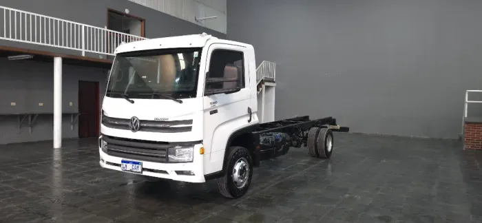 Vw 11180 Delivery Baixo Km Carroceria Aberta No Doc Ano 2022