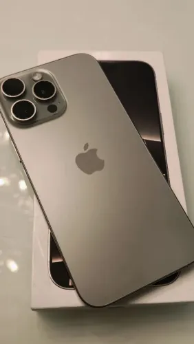 IPhone 16 Pro Max 256 seminovo 