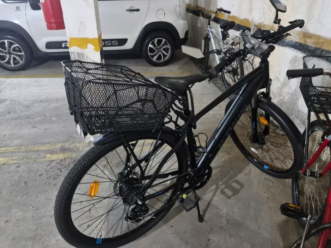 Bicicleta Elétrica BTwin e-200 com Marchas e Setas