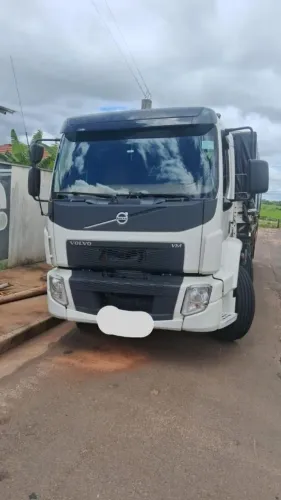 Volvo VM 330 8x2