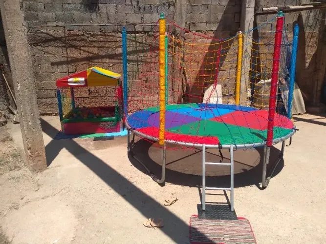 Locação de Pula Pula e Piscina de Bolinhas - Festa Animada com Oferta Especial!