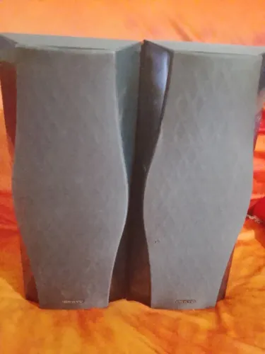 Caixas Onkyo SKF 560