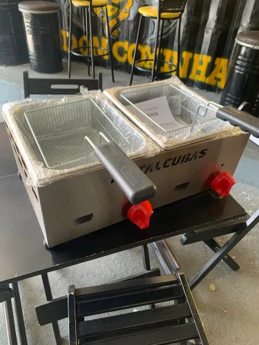 Fritadeira a gás Metalcubas sem uso