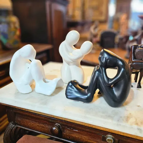Três esculturas antigas de ceramica, decoração