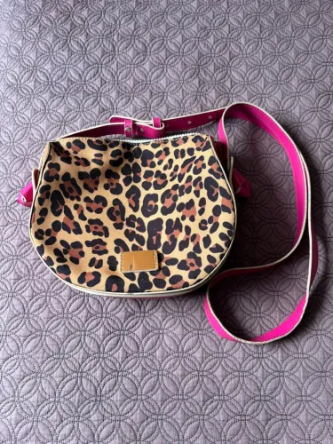 Bolsa Transversal com estampa de onça