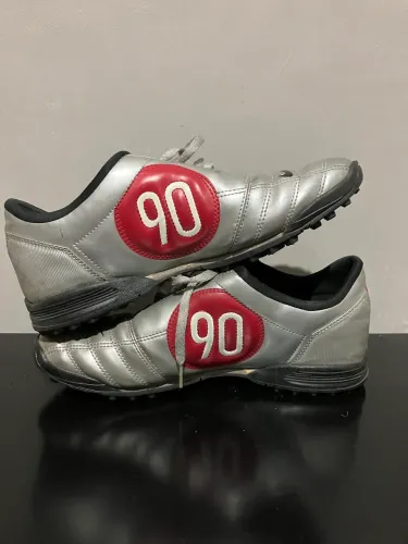 Chuteira Nike Total90 Society