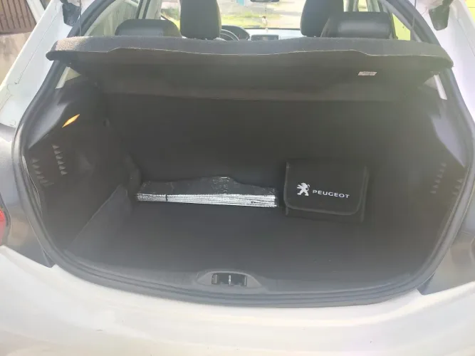 Peugeot 208 Allure 1.6 Flex 16V 5P Aut. 2016