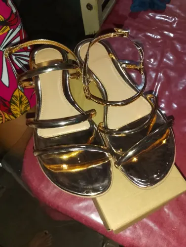 Sandálias Femininas Douradas Tamanho 41/42