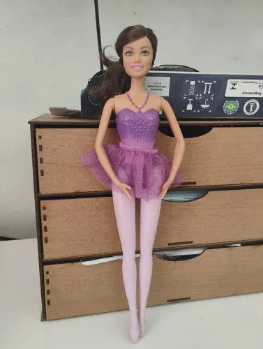 Boneca Barbie bailarina morena