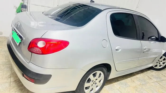 Peugeot 207 Sedan Passion XR 1.4 Flex 8V 4P 2010