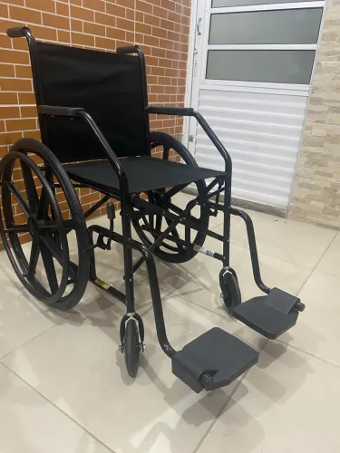 Cadeira de rodas CDS nova