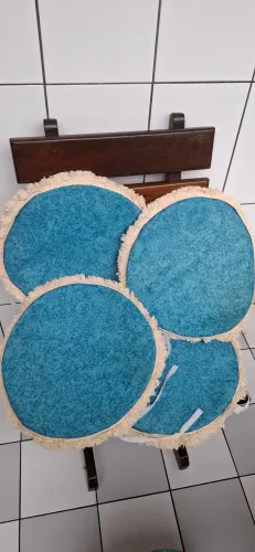 Kit 4 almofadas assentos redondos p/cadeiras e bancos, 34 cm diâmetro, sem uso.