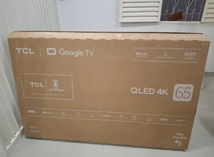 Vendo Caixa de Papelão de TV de 65 Polegadas