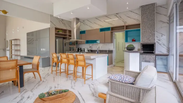 Casa térrea 3 suítes toda mobiliada disponível para aluguel no Portal do Sol Green