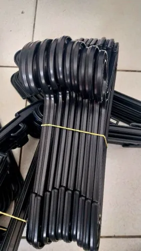 Cabide adulto novos super resistente,bem reforçados 2,00 cada