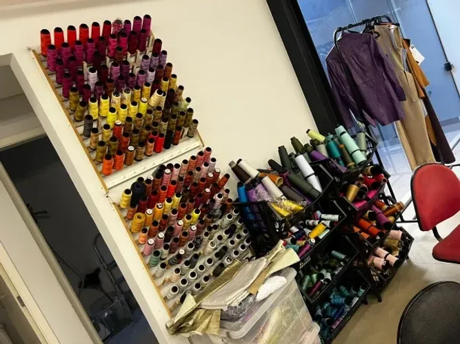 LINHAS P / COSTURA CARRETÉIS E CORES SORTIDAS