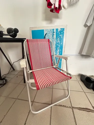 Cadeira de praia dobrável vermelho e branco 