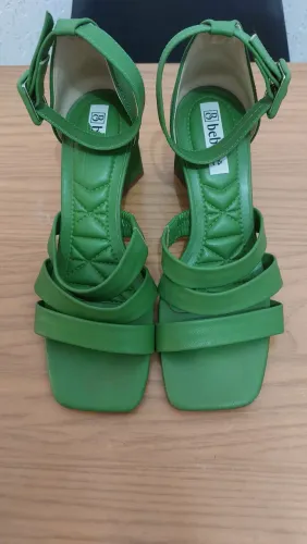 Sandália verde Bebecê