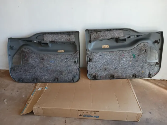 Conjunto de painel revestimento forros de portas f250/f350/f4000 com molduras e puxadores