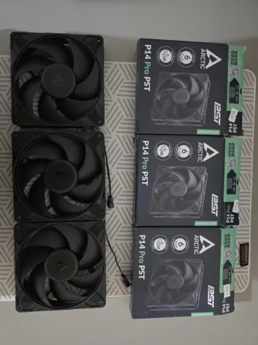 Fans para Gabinete Arctic P14 Pro PST 4x140mm Semi-Novas com HUB PWM - Preto