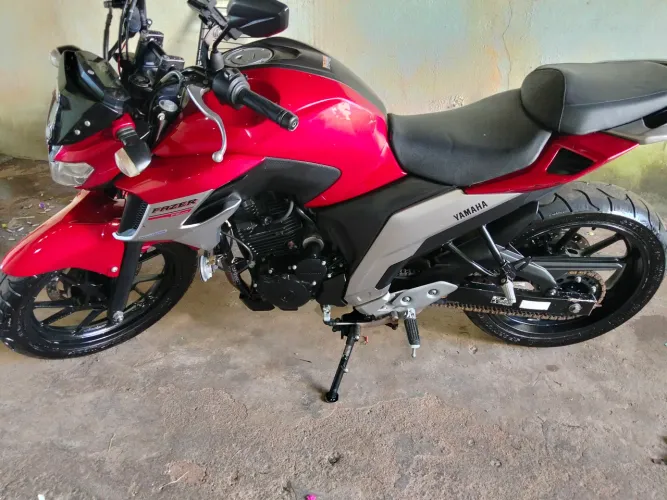 Vendo fazer moto em boa conservação