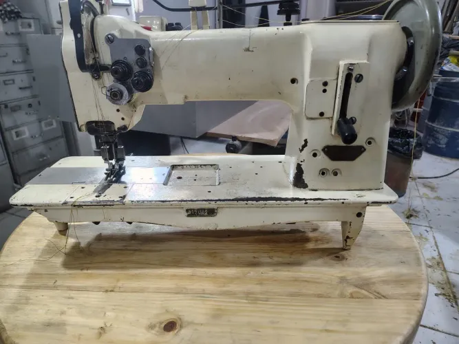 Máquina de costura Pfaff 546 alemã