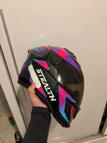 Capacete fechado esportivo