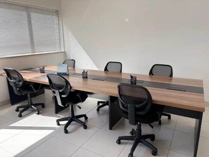 Mesa de Escritório 6 Lugares Nova | Passa-Cabos e Tomadas Embutidas