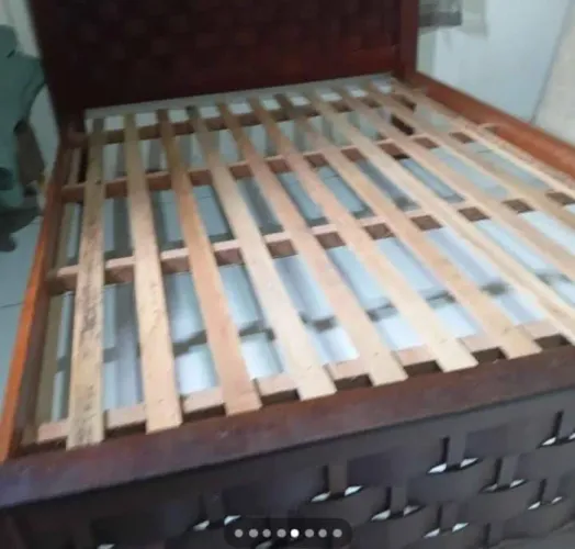 Cama de madeira copaíba com