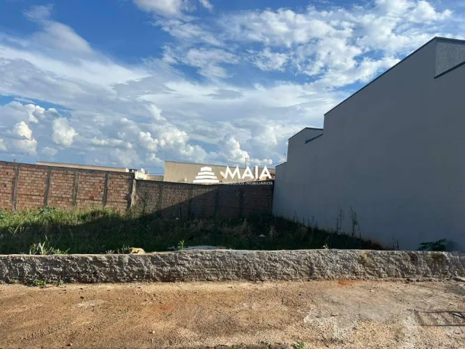 Terreno à venda no bairro Oneida Mendes