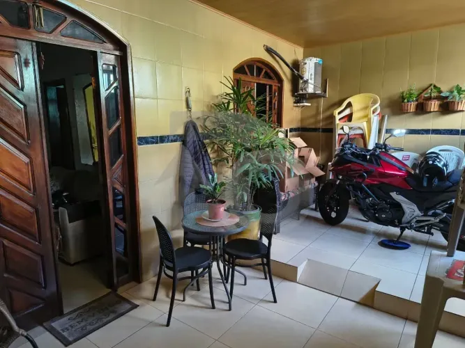Casa no Bairro Dom Luciano com 2 Quartos, Garagem, Área de Serviço e Mais
