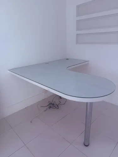 Mesa de consultório - usado.
