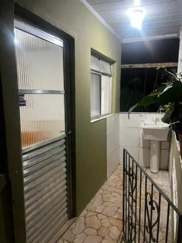 Alugo casa na federação próxima a UFBA, mercados, bancos 