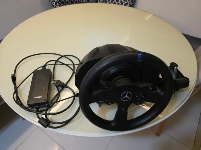 Volante thrustmaster T300 