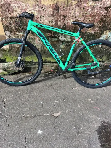 Bicicleta Aro 29 krw alumínio 24 vel freio a disco hidráulico R2 cor verde quadro 19 .