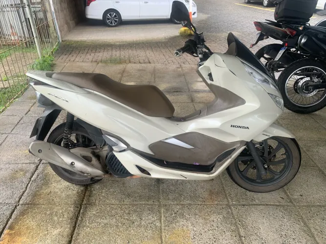 Vendo PCX em ótimo estado! ?