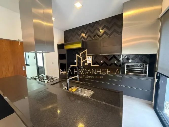 Casa à venda no Condomínio Giverny, condomínio fechado em Sorocaba, 3 suítes, 4 vagas, 370