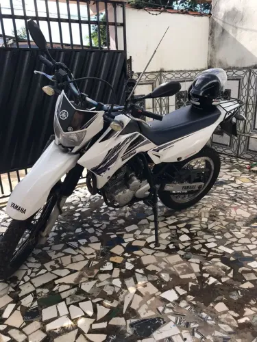 VENDO OU TROCO EM CARRO DE CARROCERIA