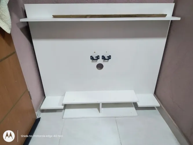 Painel de Tv Branco Com Prateleiras