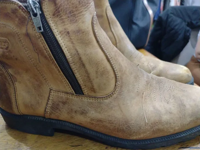Bota de couro