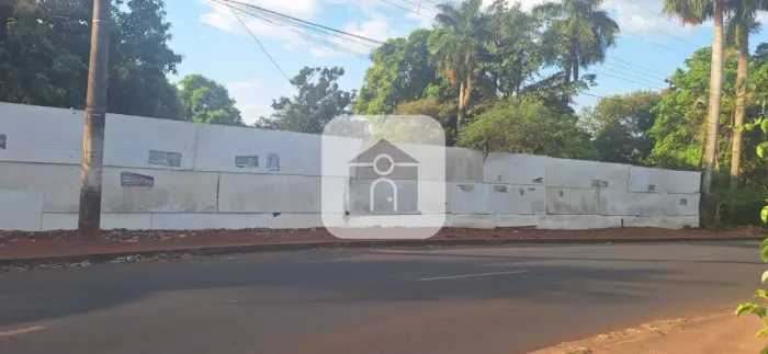 Área para venda no bairro Chácaras Tubalina E Quartel
