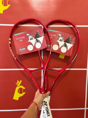 LANÇAMENTO Raquete de Tênis Yonex Vcore 98 2026