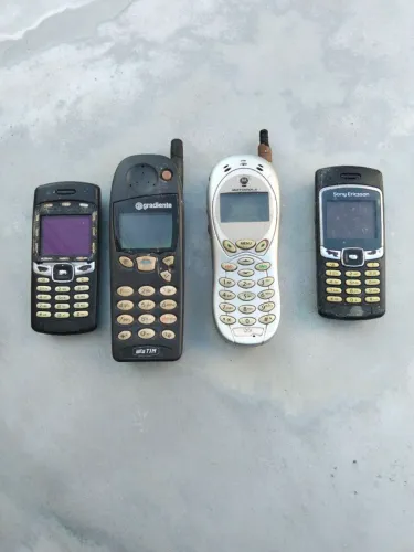 Celular antigo relíquia