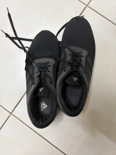 Tênis adidas preto academia 