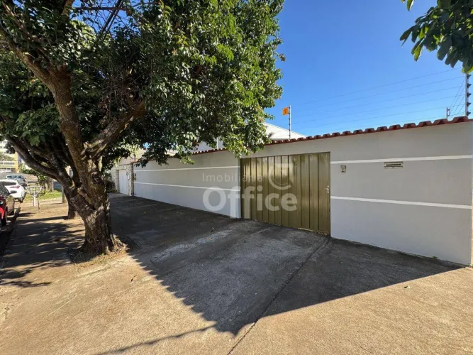 Casa com 3 dormitórios para alugar, 360 m² por R$ 1.700/mês - Conjunto Mirage - Anápolis/G